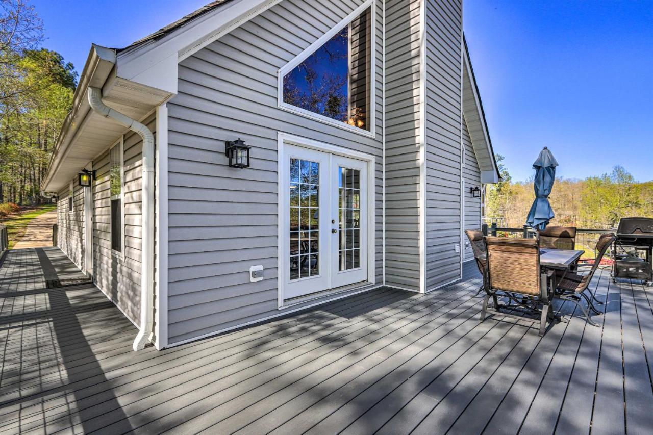 Lakefront Eatonton Home Boat Dock And Fire Pit Exterior photo